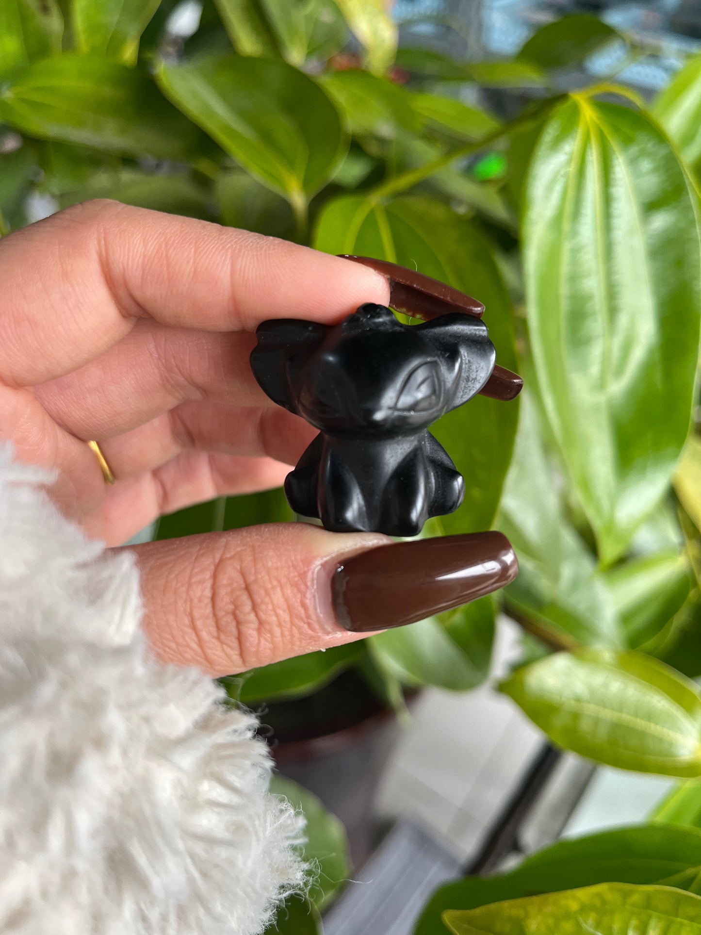 Rosy-black obsidian Stitch