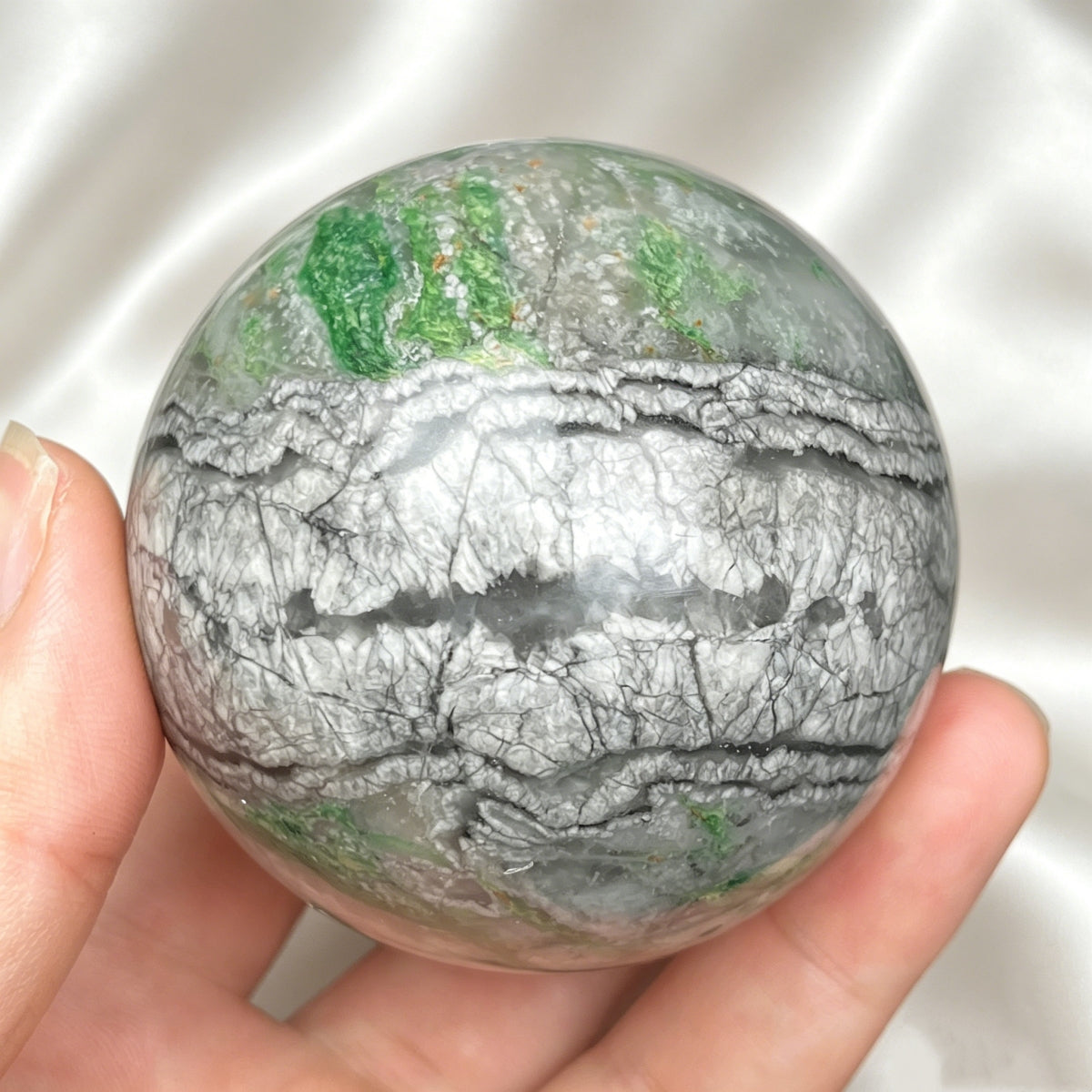 Natural African Emerald Ball Heal ing Gemstone Home Decor