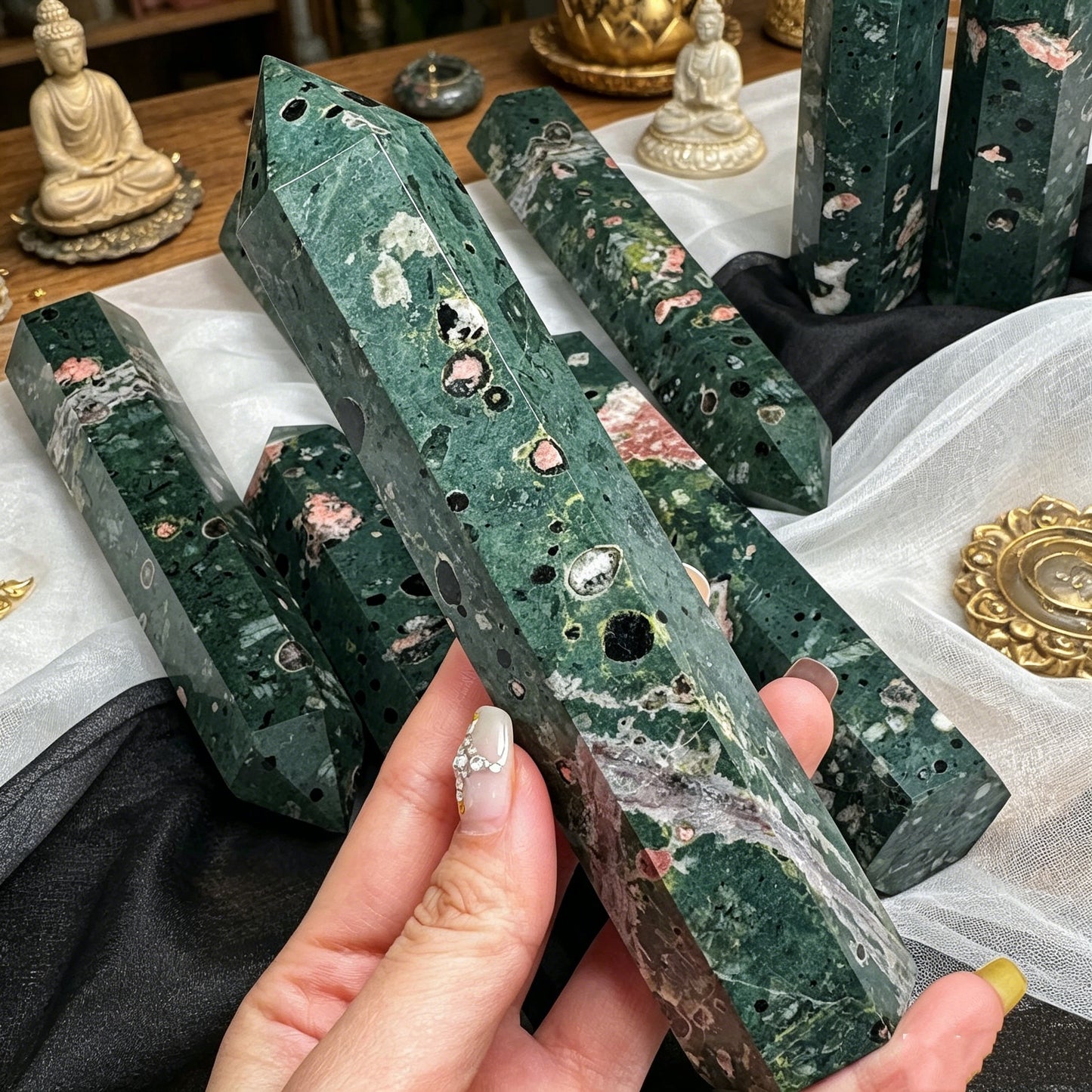Natural Green Lotus Single Pointed Column Heal ing Gemstone Home Decor