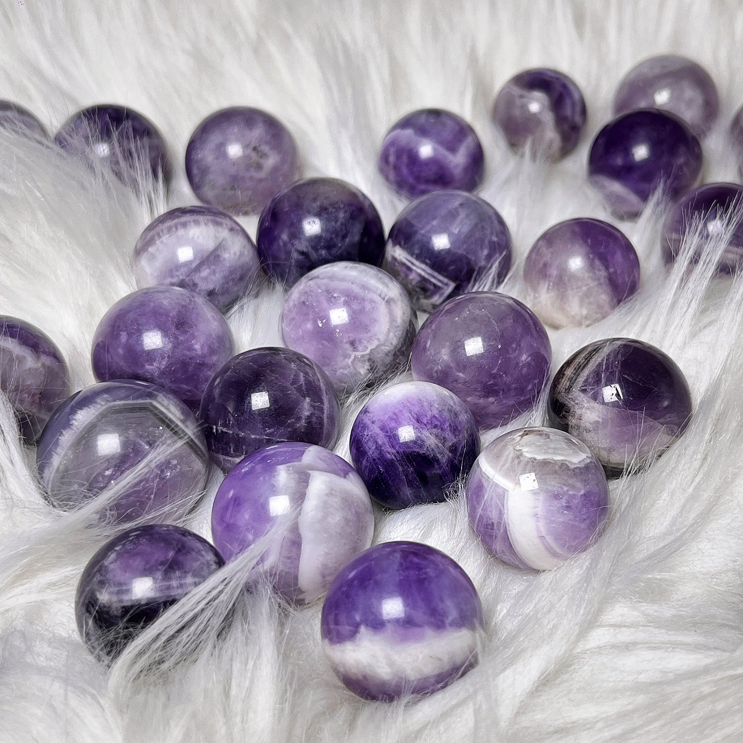 Natural Dreamy Purple Ball Heal ing Gemstone Home Decor