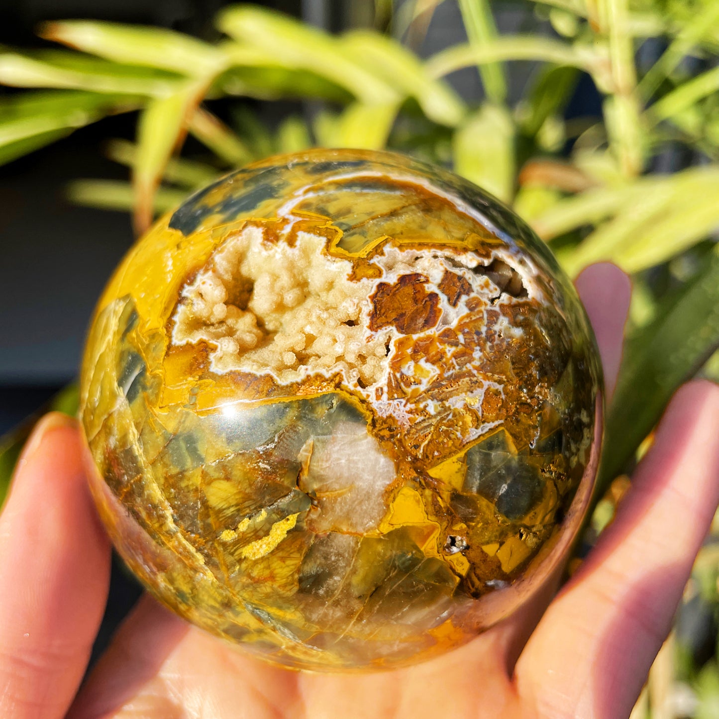 Peterite sphere