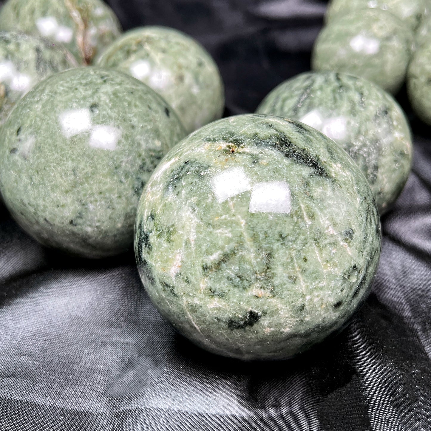 Natural Black patterned green agate ball Heal ing Gemstone Home Decor