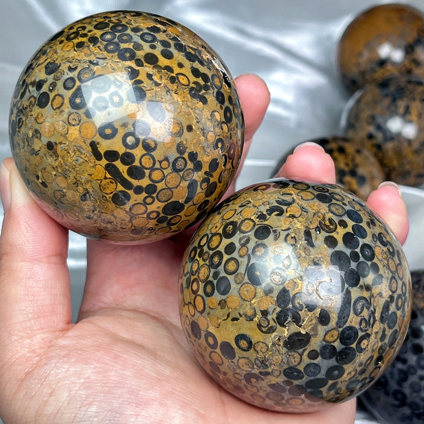 Natural Black Panther Pattern Stone Ball Heal ing Gemstone Home Decor
