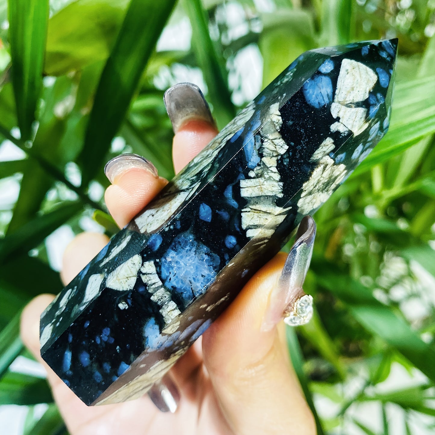 Natural Black and blue flashing single pointed pillar Heal ing Gemstone Home Decor