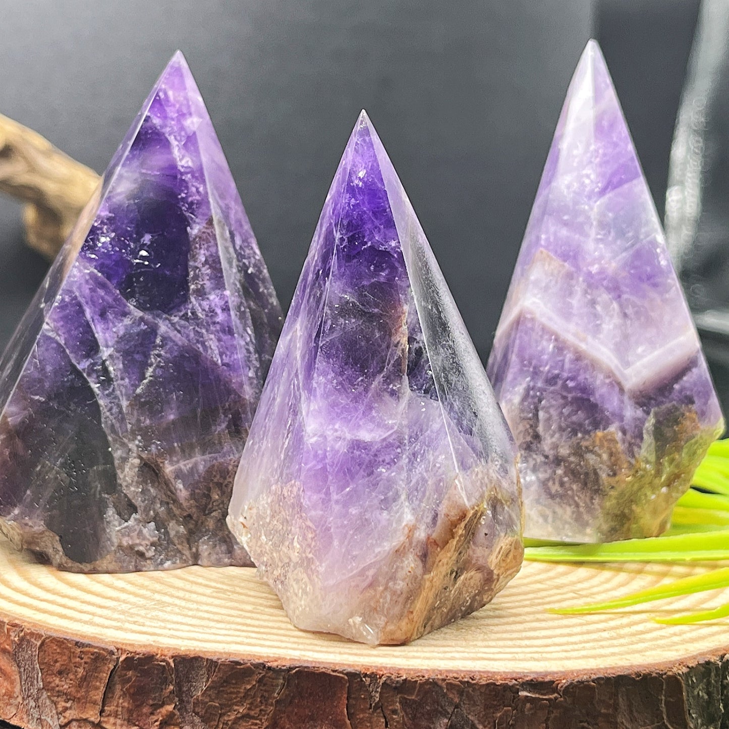 Natural Amethyst Pyramid Heal ing Gemstone Home Decor