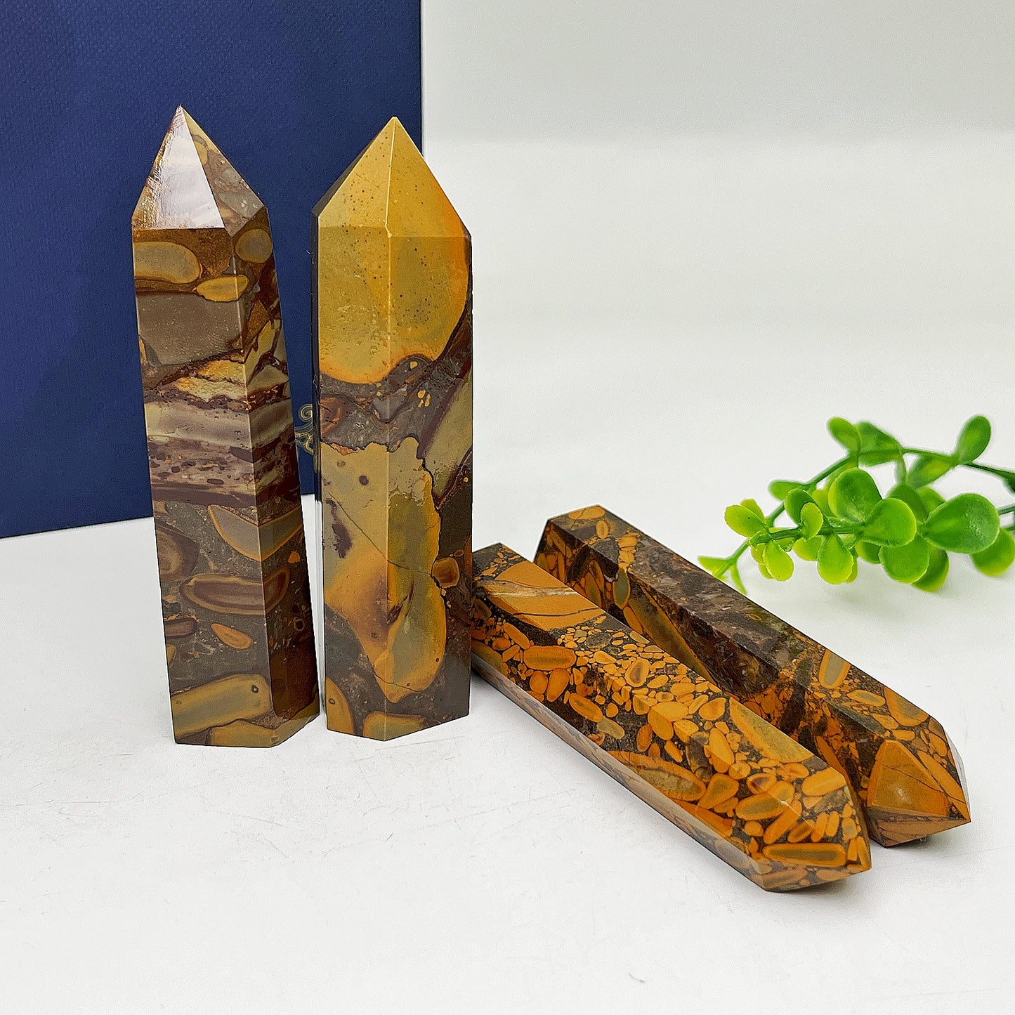 Natural Bamboo leaf green single pointed pillar Heal ing Gemstone Home Decor