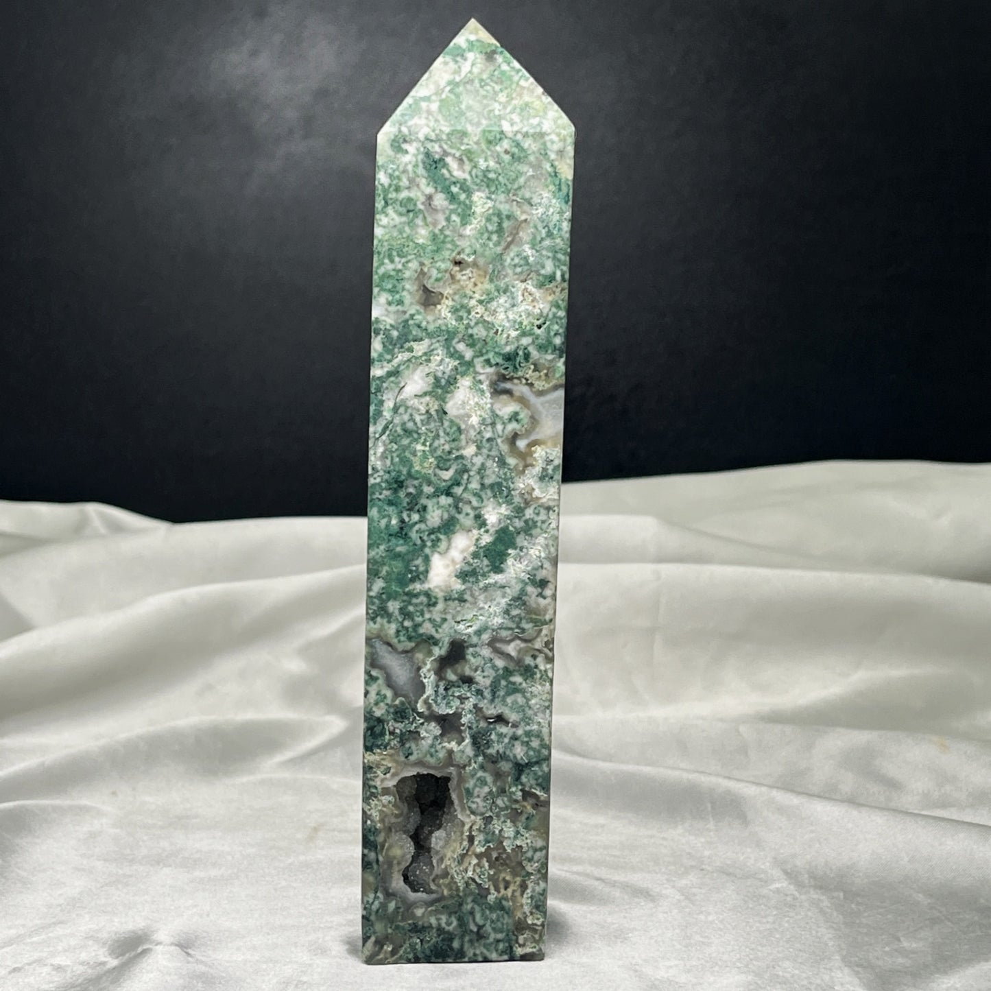 Natural Pink fluorescent agate single pointed pillar Heal ing Gemstone Home Decor