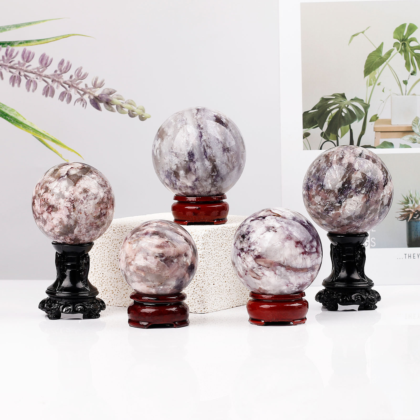 Natural Pink Lithian Beryl Sphere Crystal Ball Home Decoration Gift