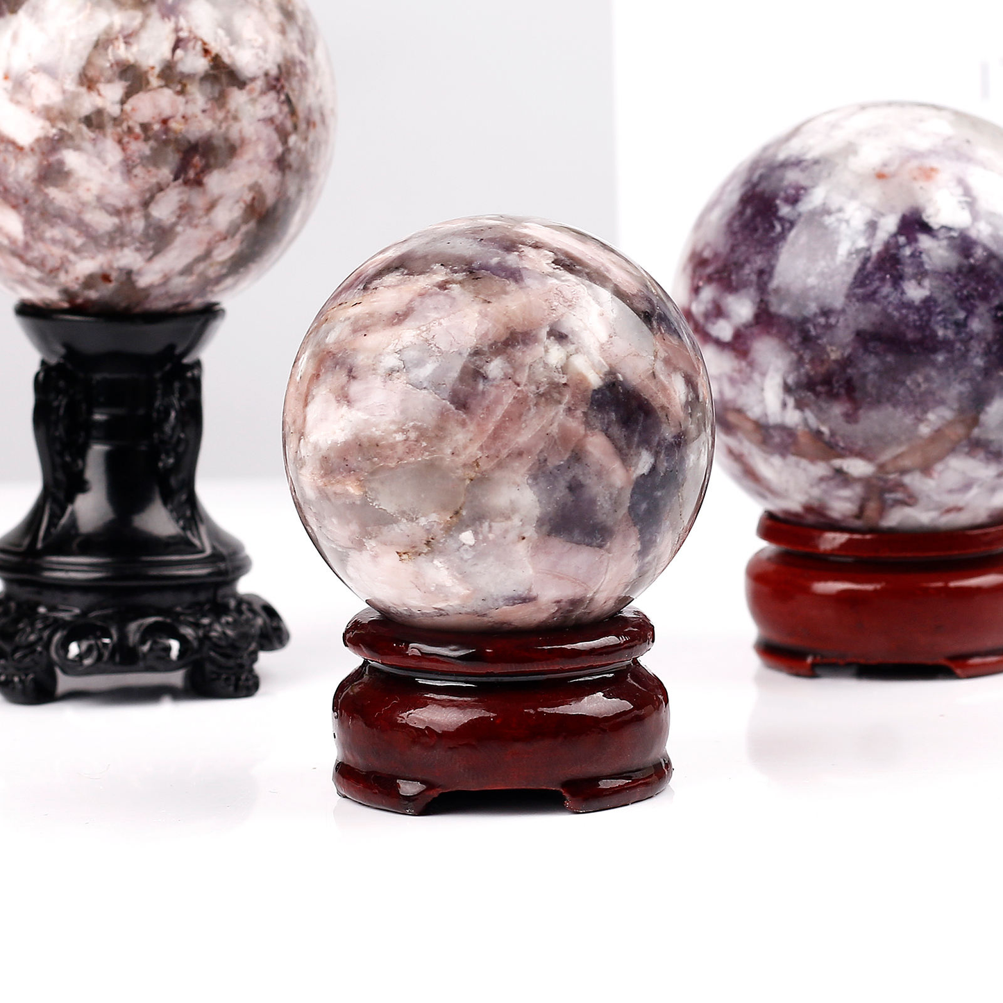 Natural Pink Lithian Beryl Sphere Crystal Ball Home Decoration Gift