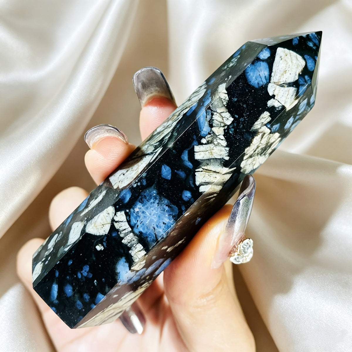 Natural Black and blue flashing single pointed pillar Heal ing Gemstone Home Decor