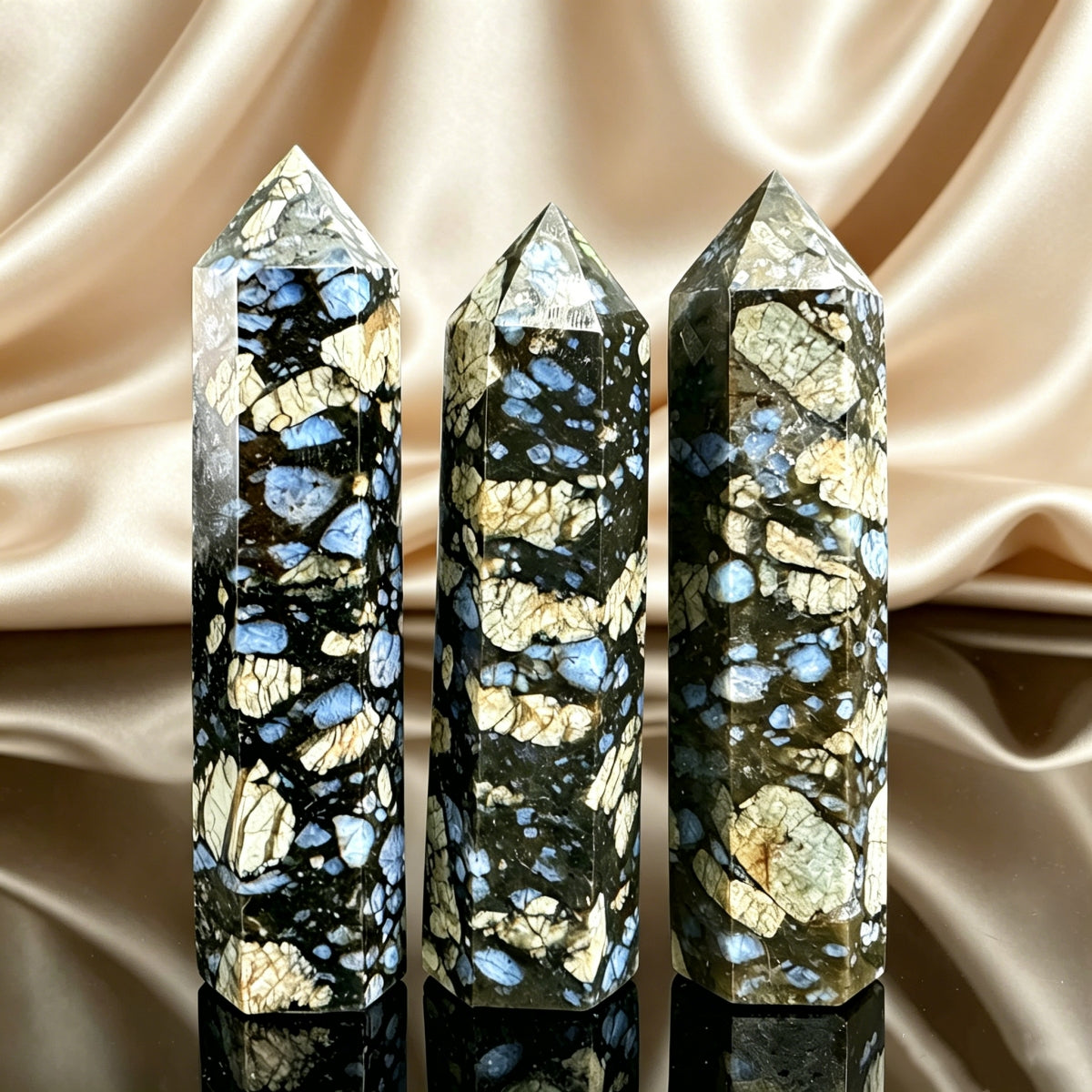 Natural Black and blue flashing single pointed pillar Heal ing Gemstone Home Decor