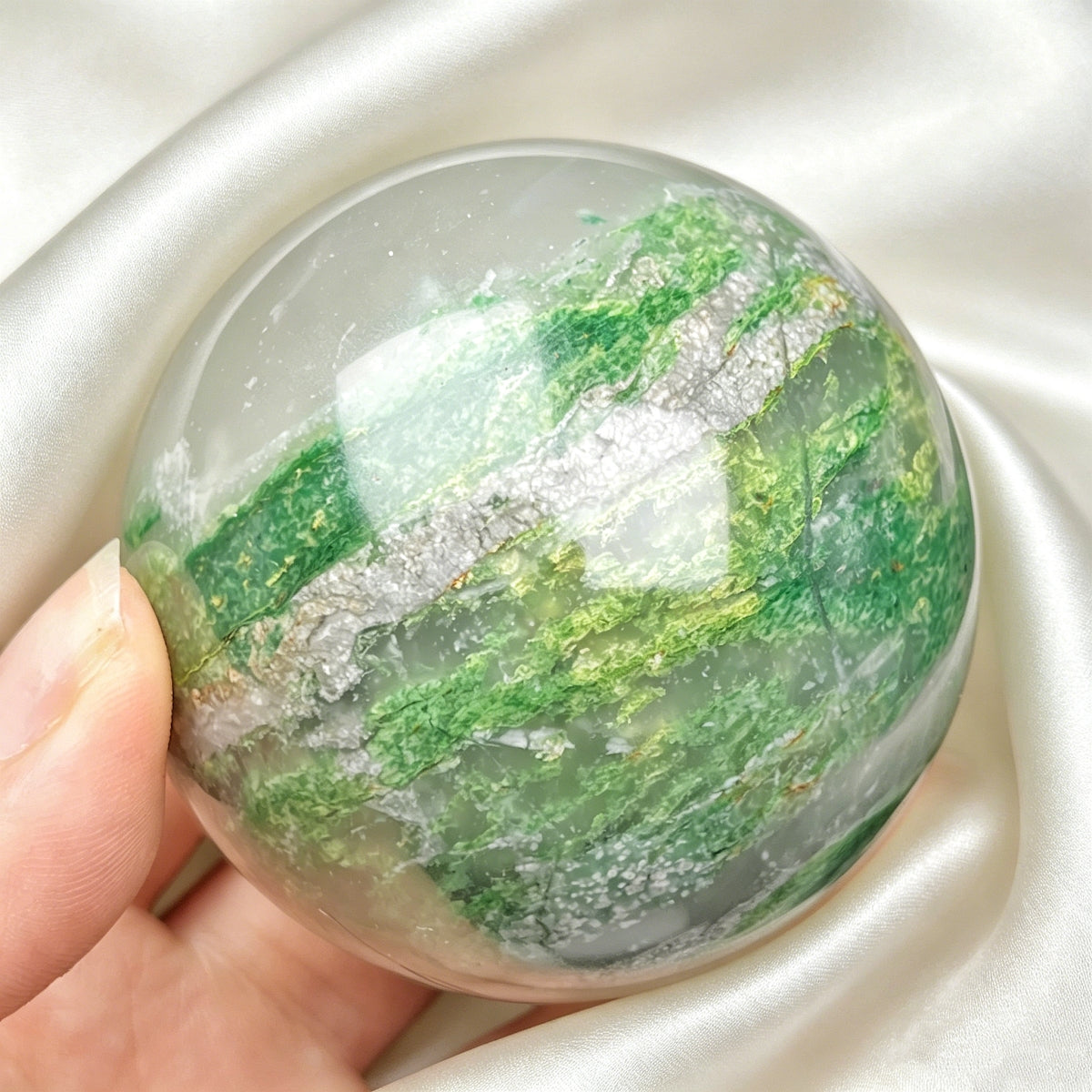 Natural African Emerald Ball Heal ing Gemstone Home Decor