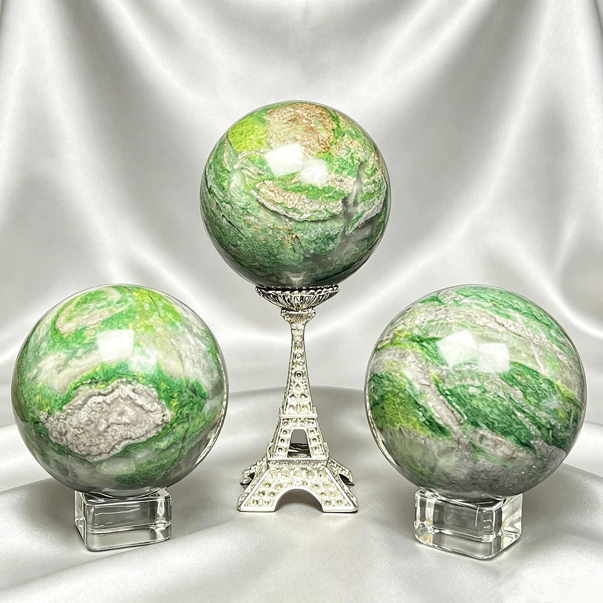 Natural African Emerald Ball Heal ing Gemstone Home Decor
