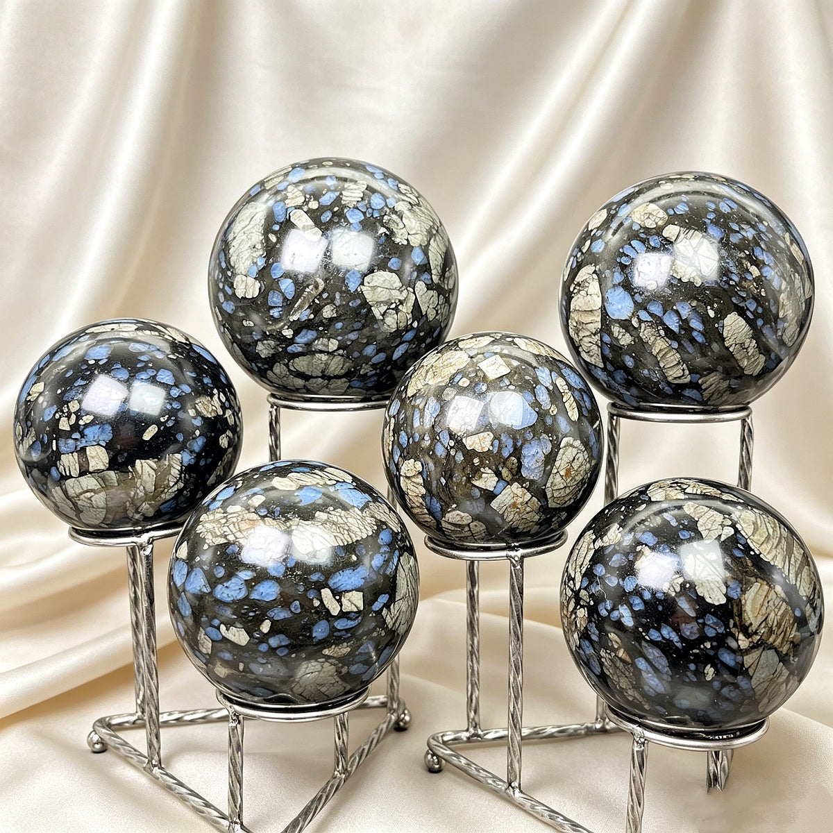 Natural Black and Blue Sparkle Stone Ball Heal ing Gemstone Home Decor