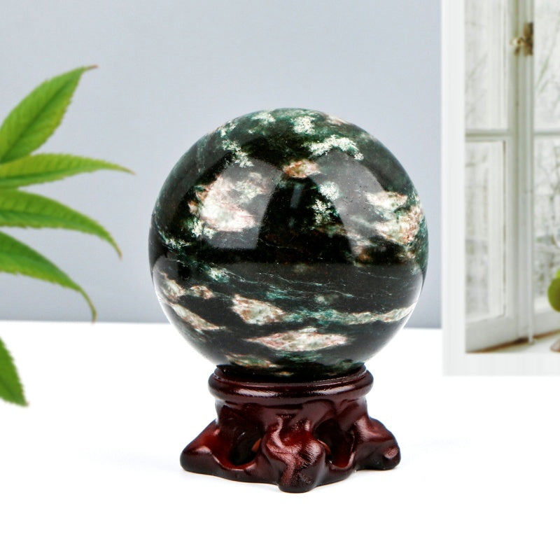 Natural Green curtain pomegranate stone ball Heal ing Gemstone Home Decor