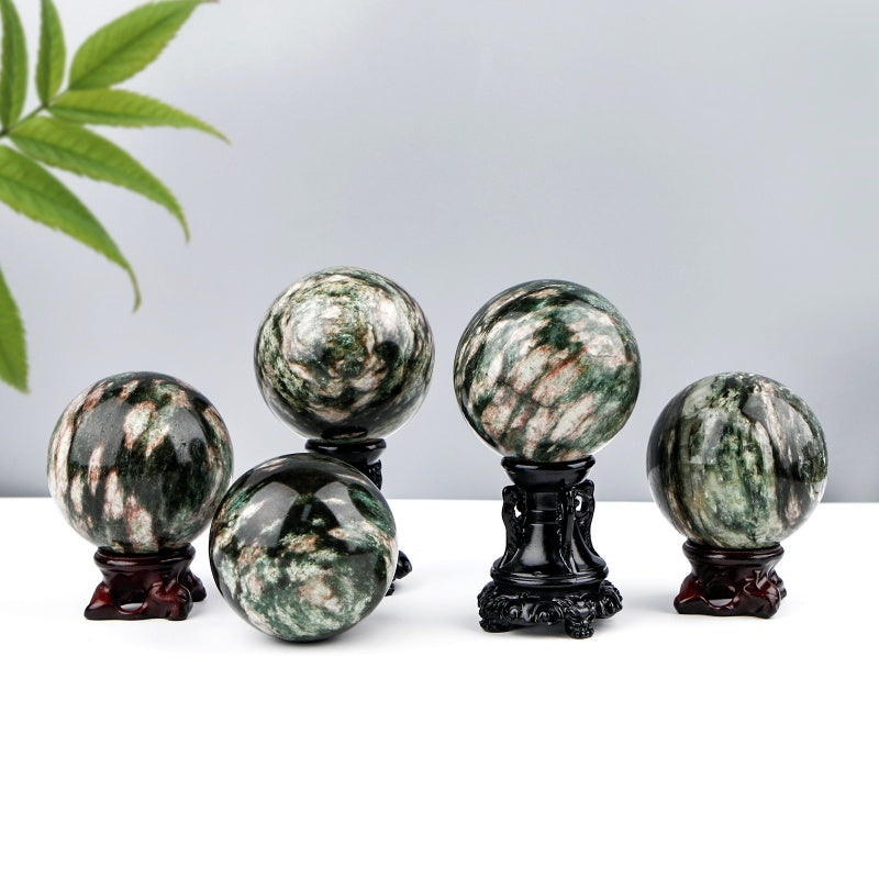 Natural Green curtain pomegranate stone ball Heal ing Gemstone Home Decor