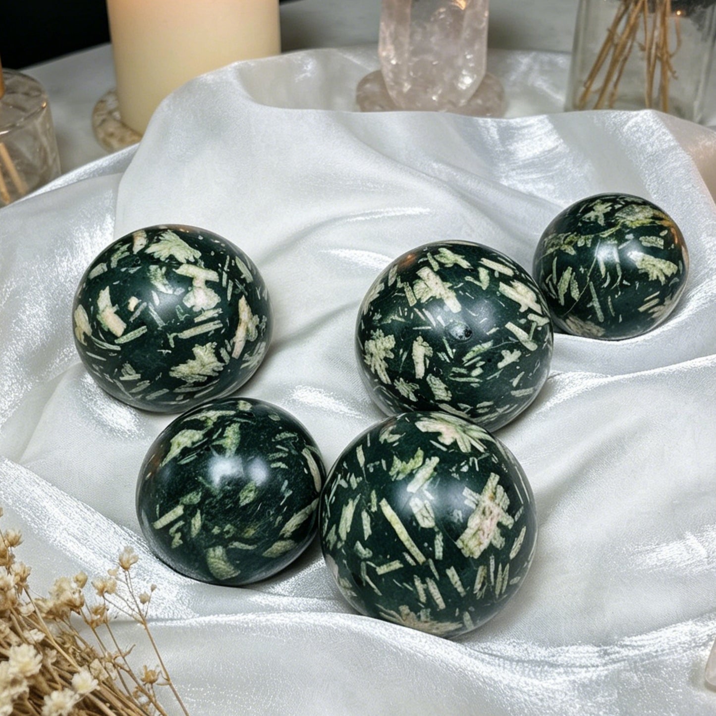 Natural Green Lotus Stone Ball Heal ing Gemstone Home Decor