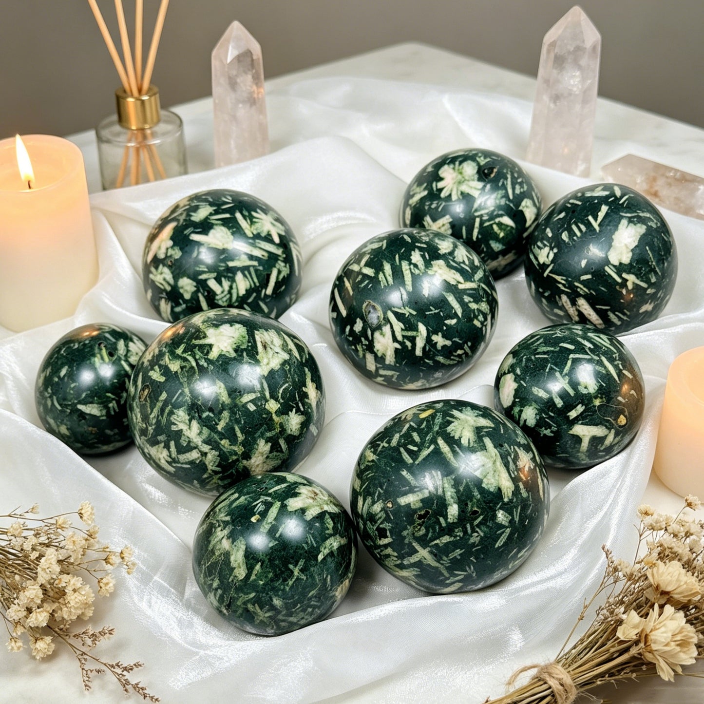 Natural Green Lotus Stone Ball Heal ing Gemstone Home Decor