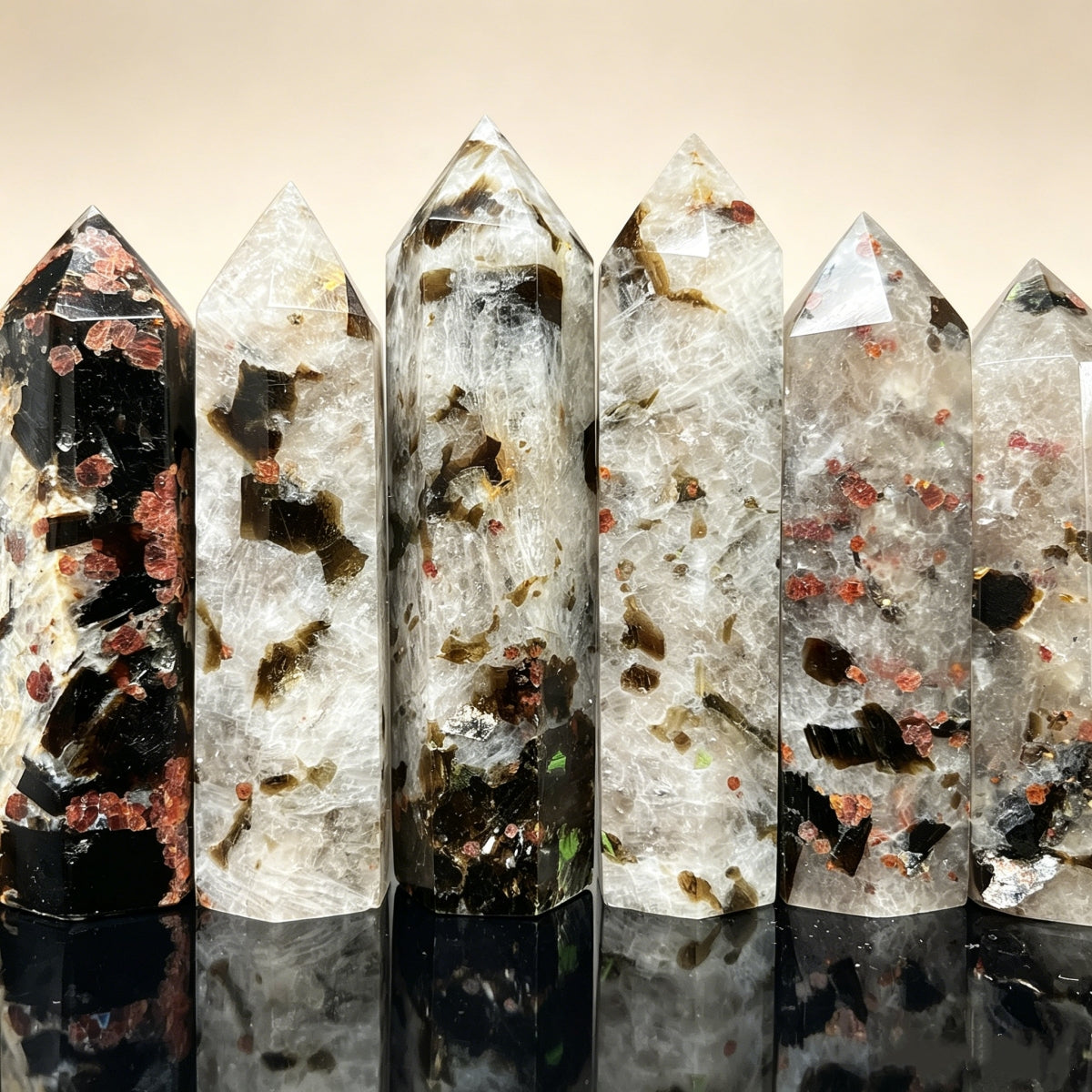 Natural Garnet silver mica single pointed column Heal ing Gemstone Home Decor
