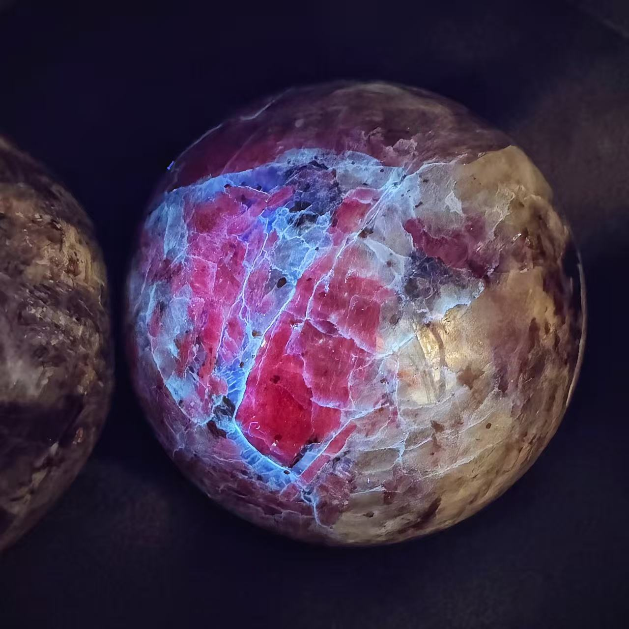 Natural Ruby and Sunstone Sphere Crystal Ball Heal ing Gemstone Home Decor