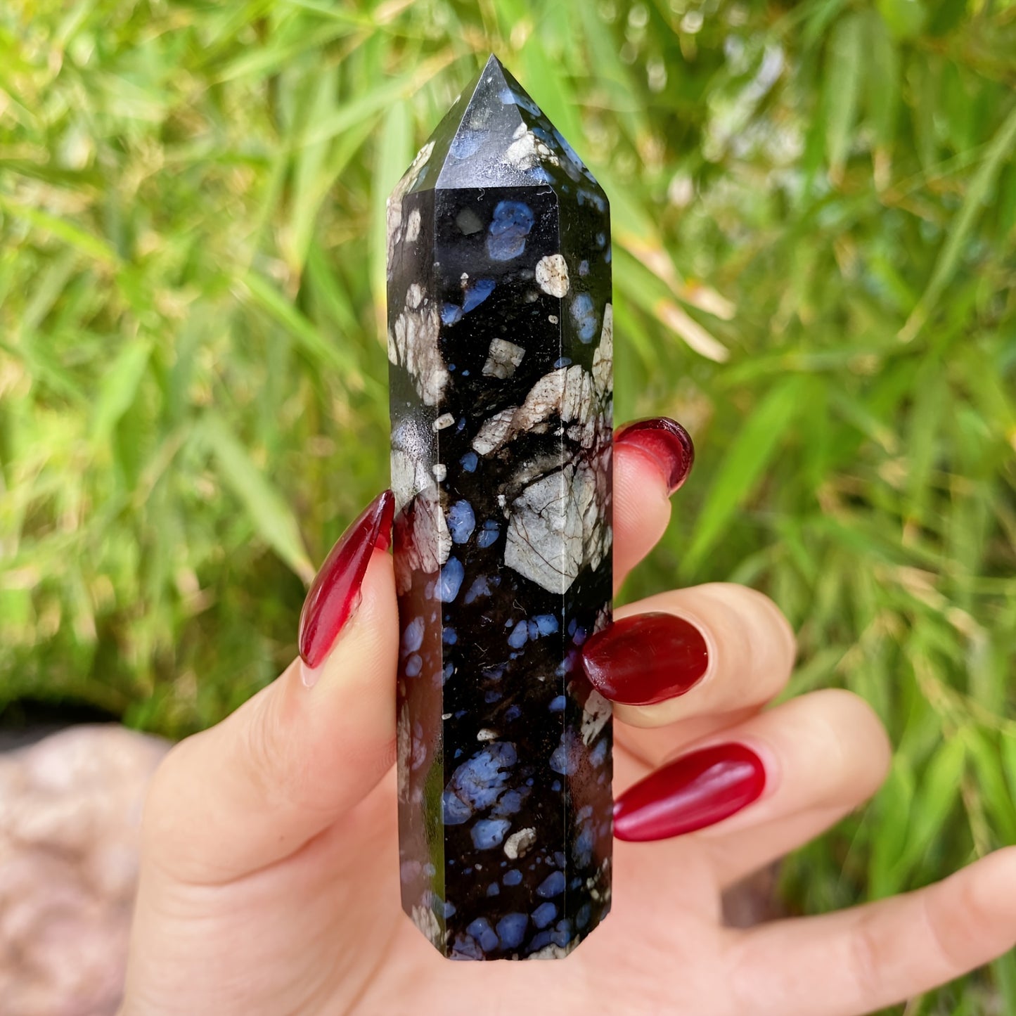 Natural Black and blue flashing single pointed pillar Heal ing Gemstone Home Decor