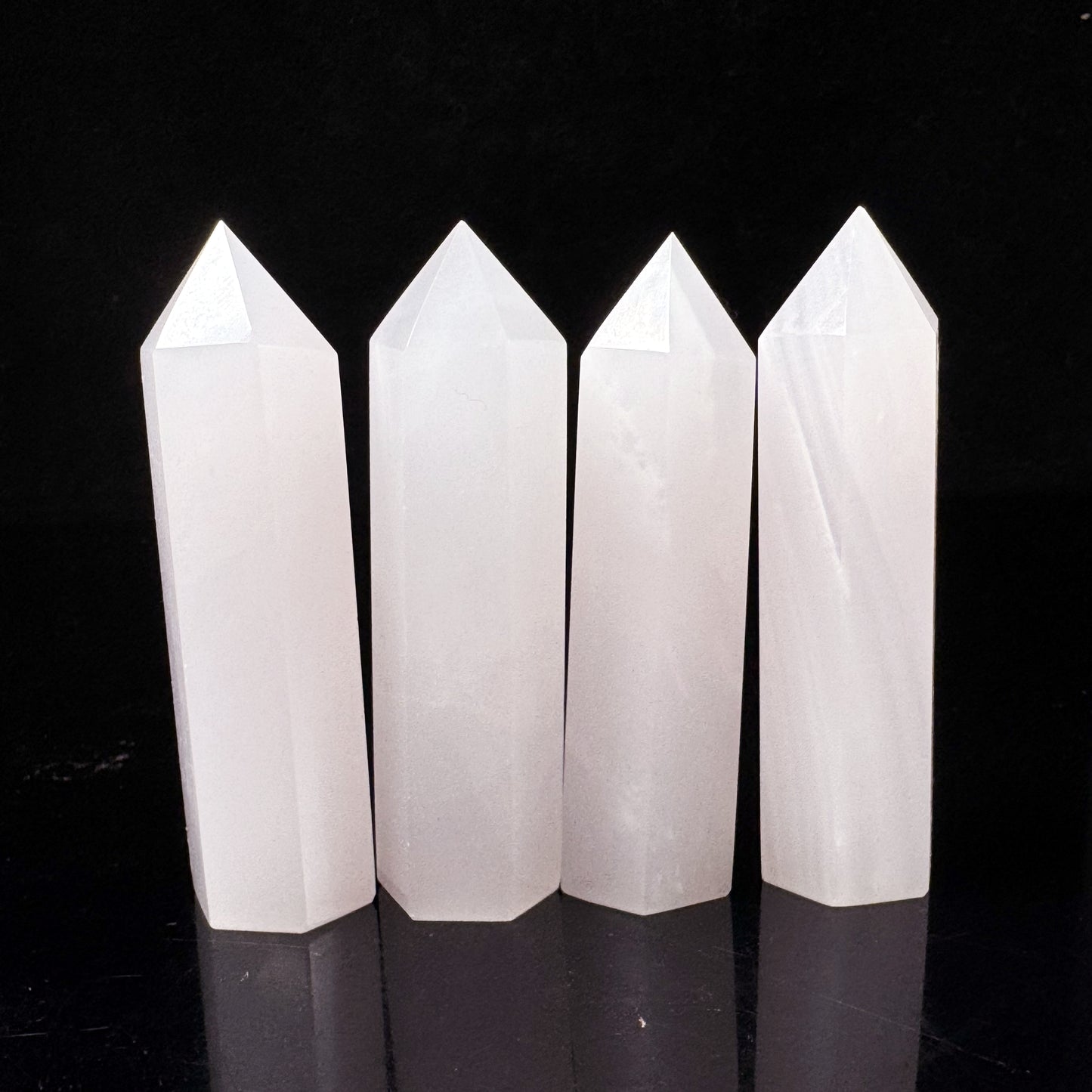 Natural Fenfang Jie Single pointed Column Heal ing Gemstone Home Decor