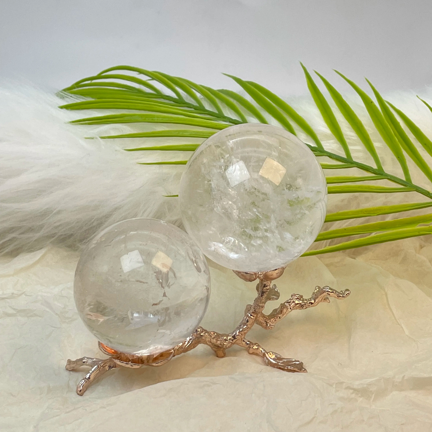 Healing Sphere Polished Clear Quartz Gemstone Ball for Home Decoration