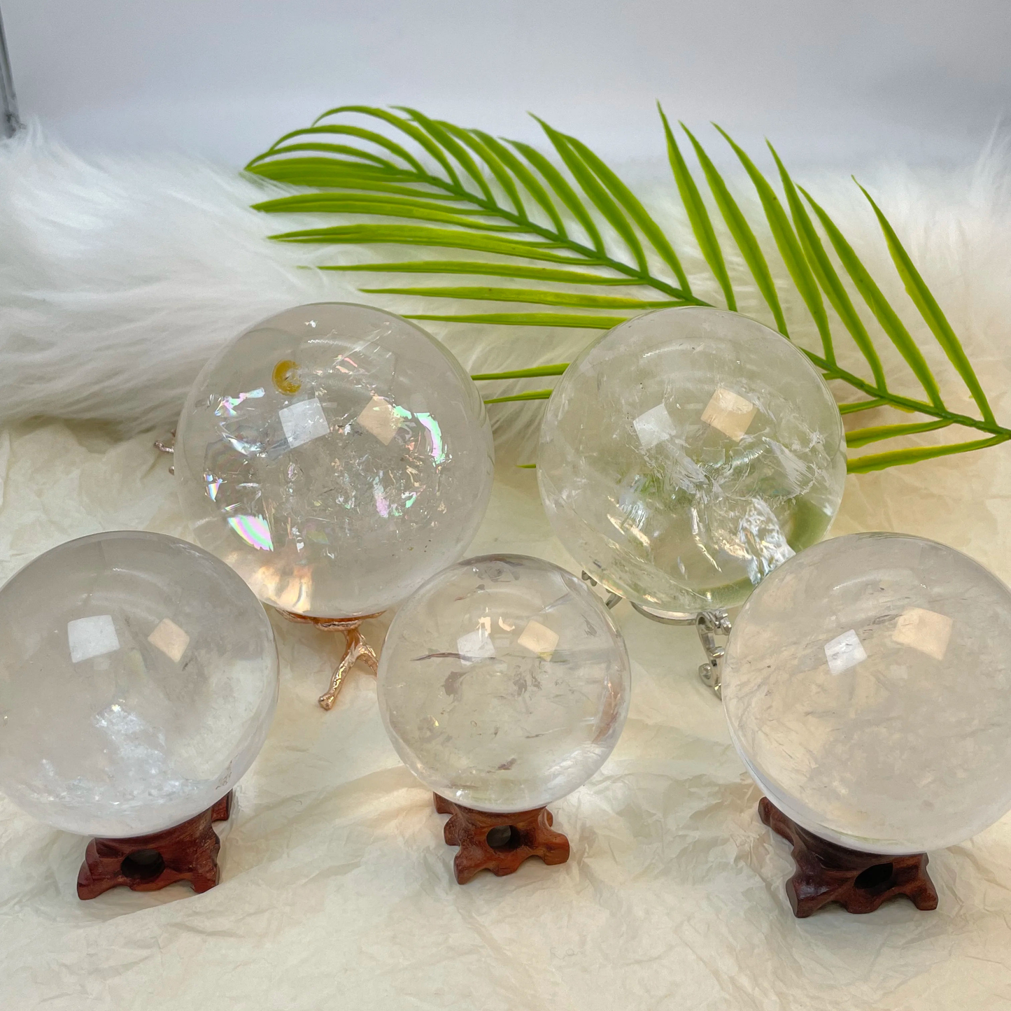 Healing Sphere Polished Clear Quartz Gemstone Ball for Home Decoration