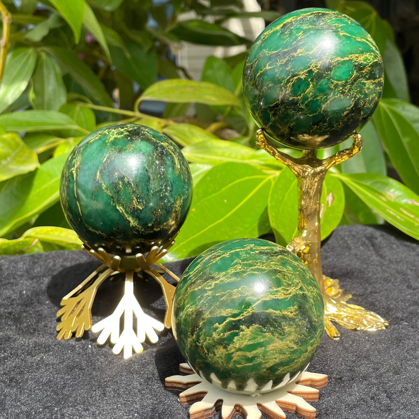 Home Decoration Crafts Polished Emerald Green Sphere Crystal