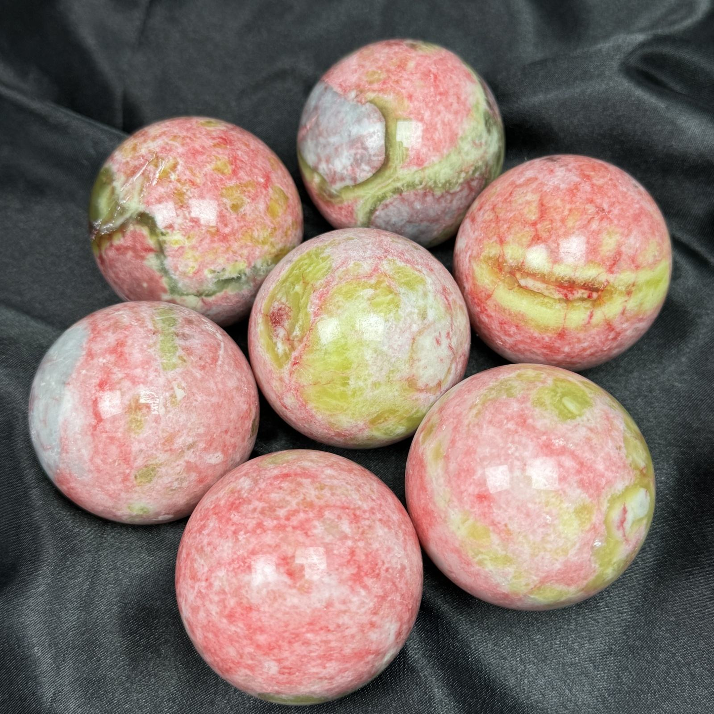 Natural Zoisite Sphere Crystal Ball Hot Sale Home Decoration Gift Polished Christmas Mascot Theme