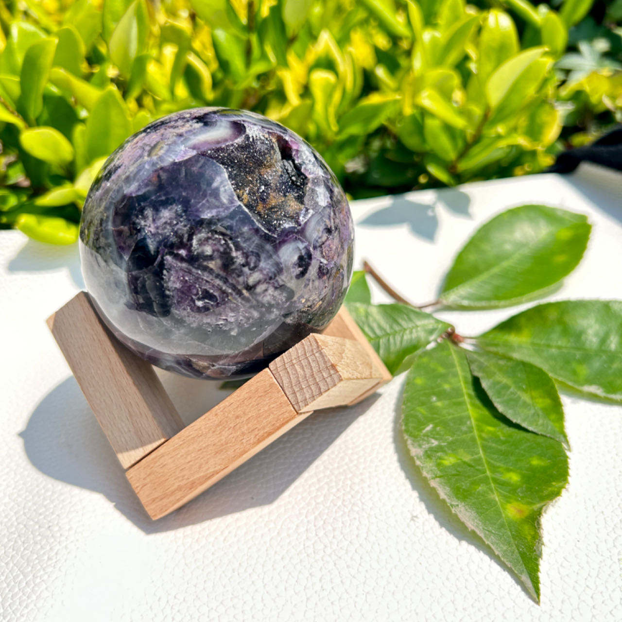 High Quality Purple Fluorite Root Sphere Polished Feng Shui Style Healing Stones Ornament