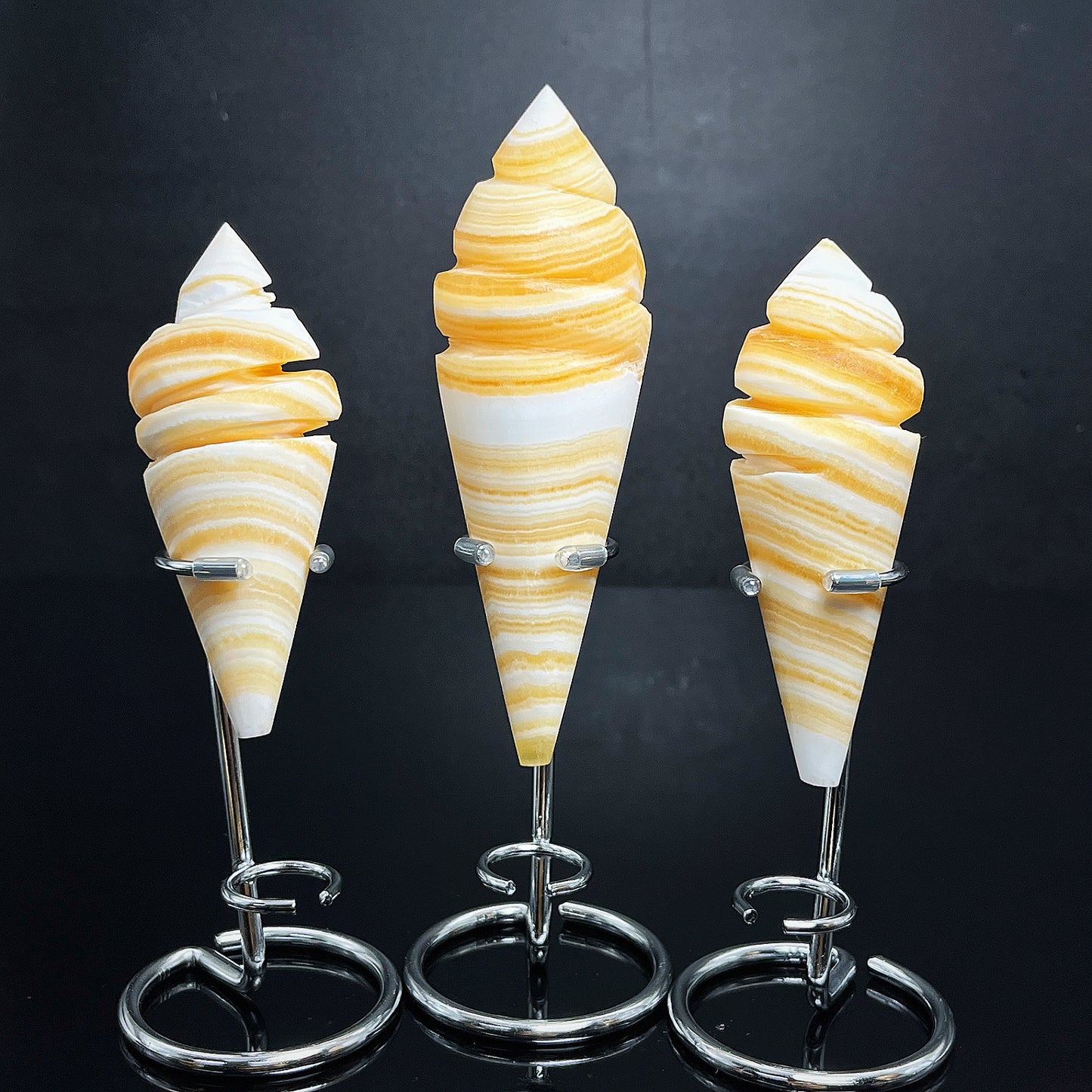 Natural Huang Fangjie Carved Ice Cream Heal ing Gemstone Home Decor