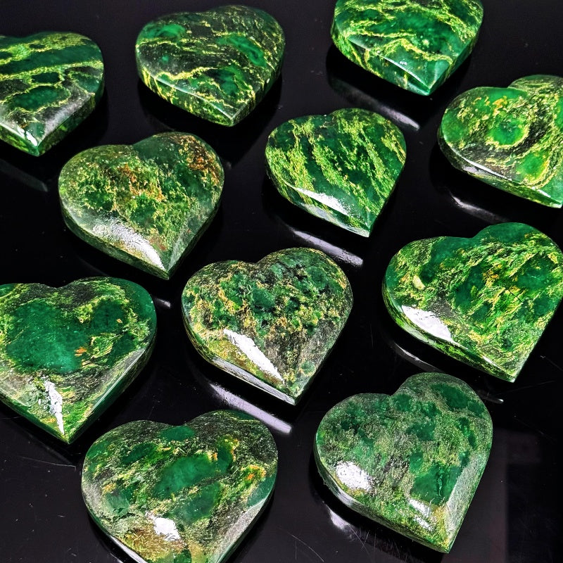 Natural Carving Love with Ancestral Green Heal ing Gemstone Home Decor