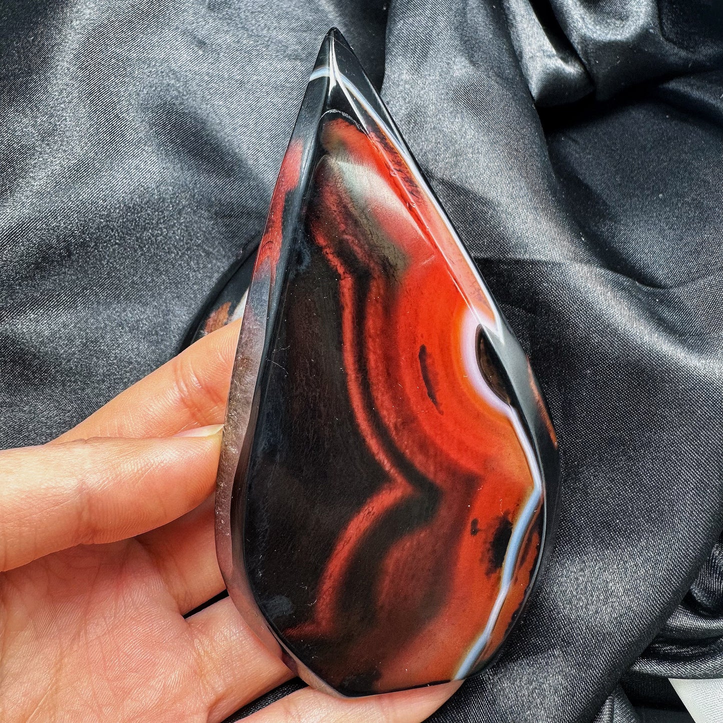 Natural Black and red wrapped agate ornament Heal ing Gemstone Home Decor