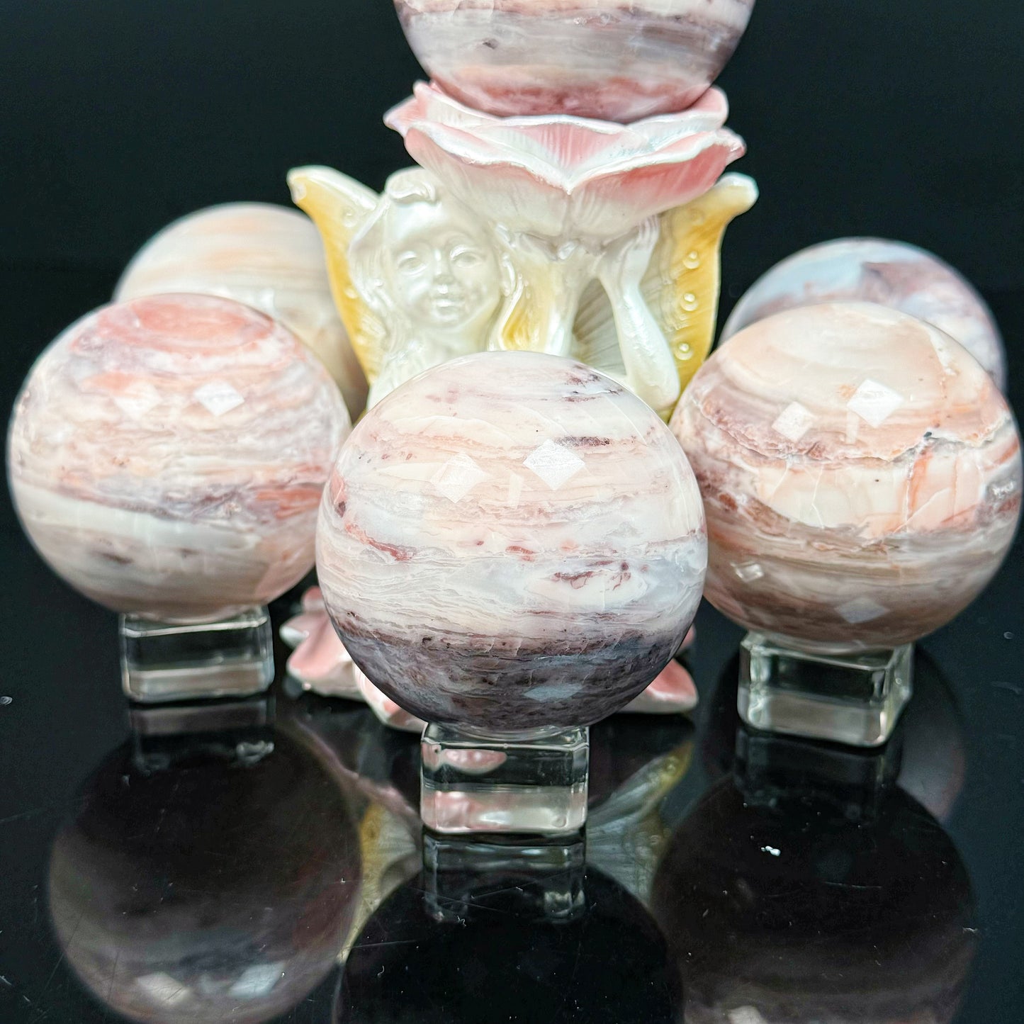 Natural Peach blossom stone ball Heal ing Gemstone Home Decor