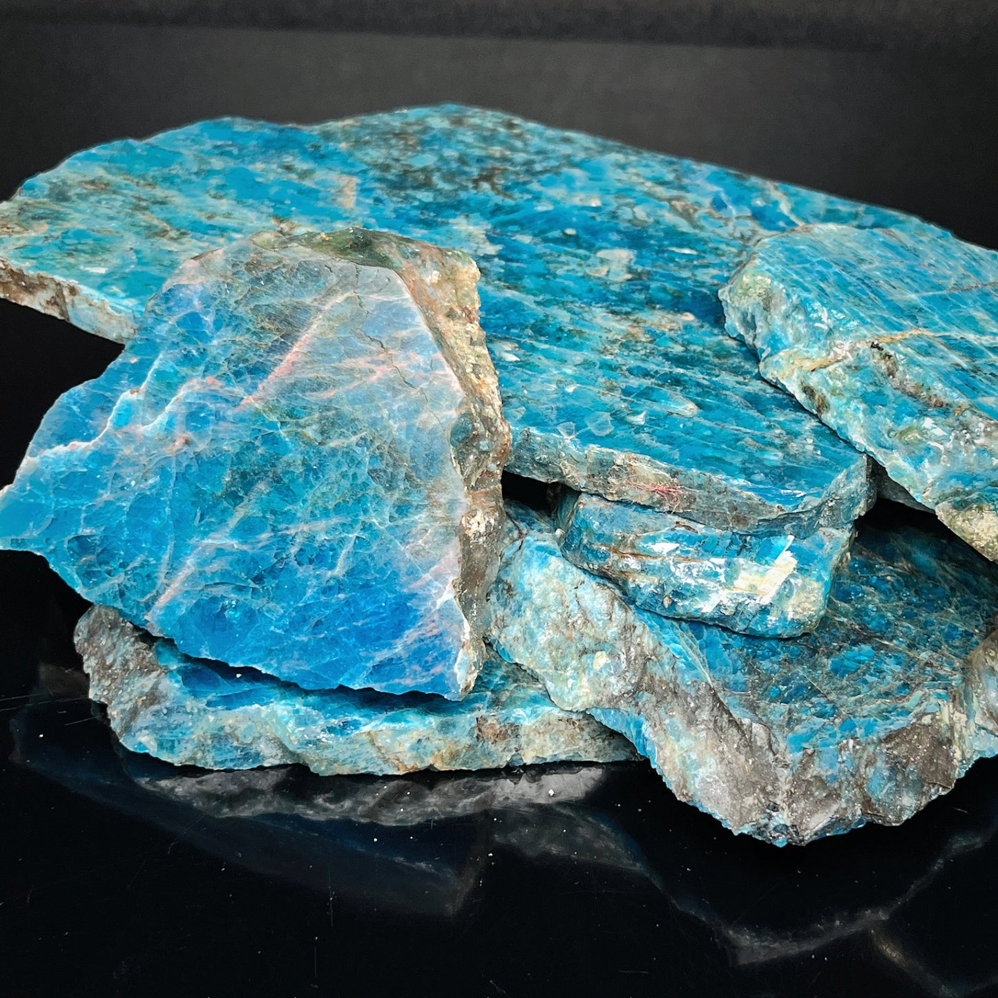 Natural Slicing of blue phosphorus pyroxene Heal ing Gemstone Home Decor