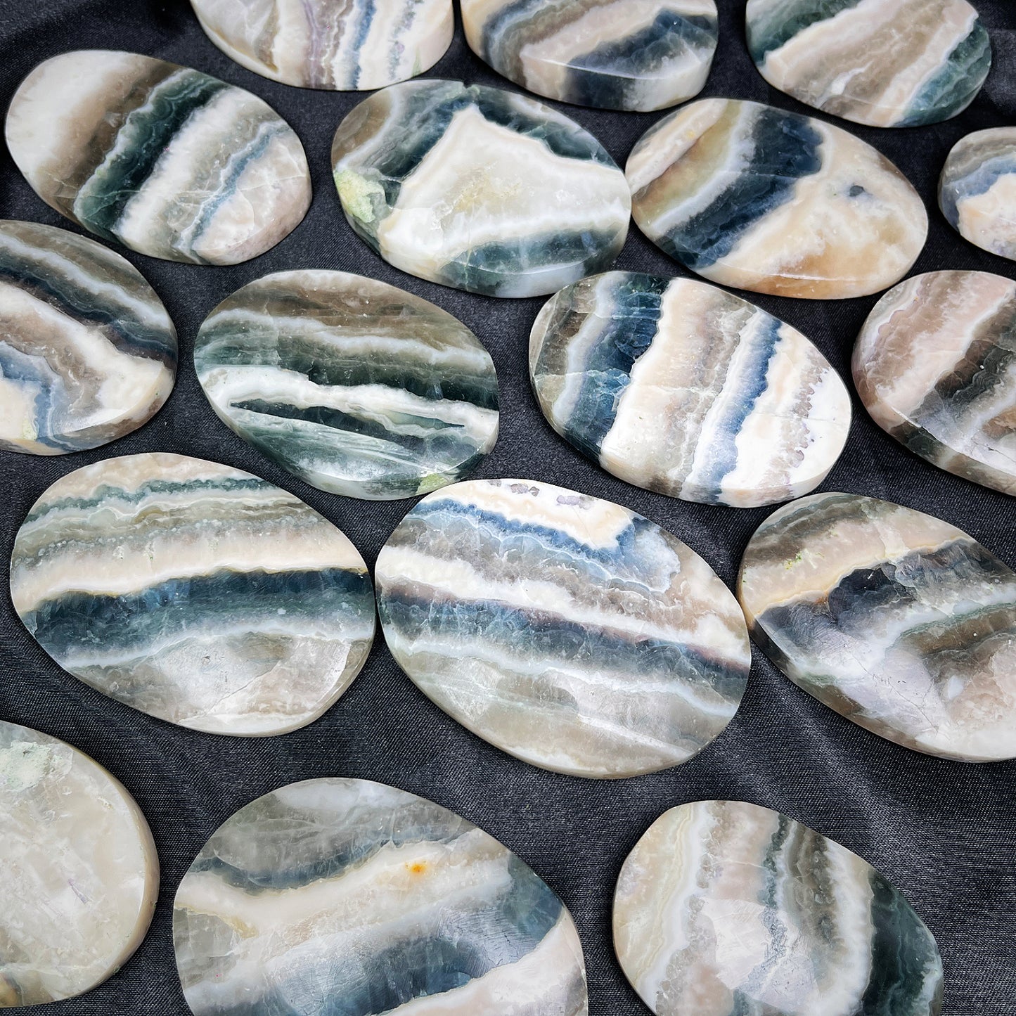 Natural Playing with fluorescent fluorite Healing  Gemstone Home Decor