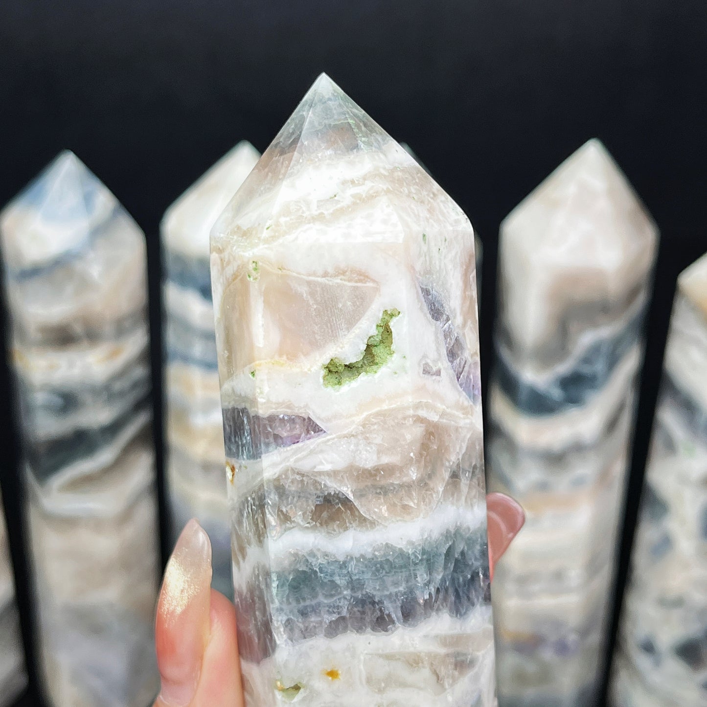 Natural Fluorescent fluorite agate single pointed column Heal ing Gemstone Home Decor