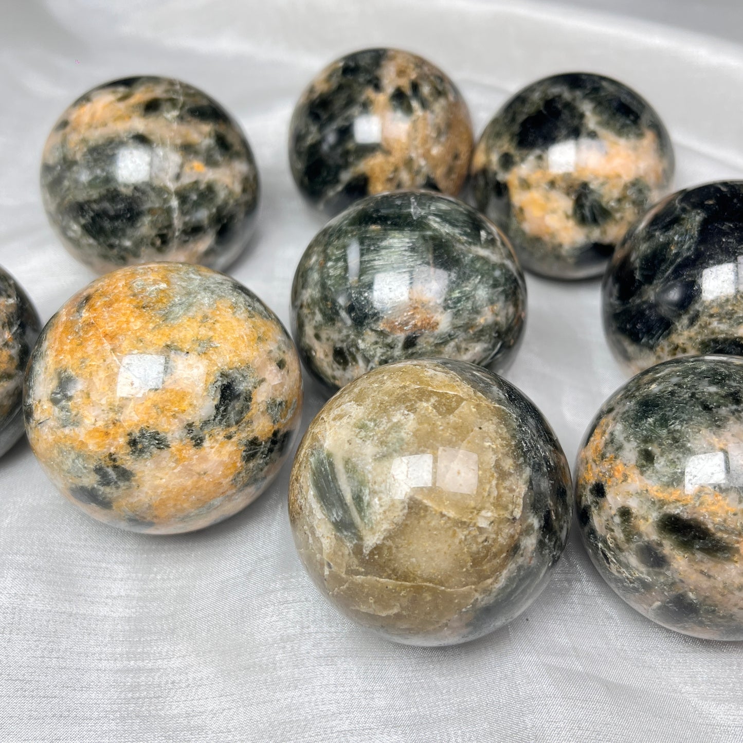 Natural Tiger skin mica ball Heal ing Gemstone Home Decor