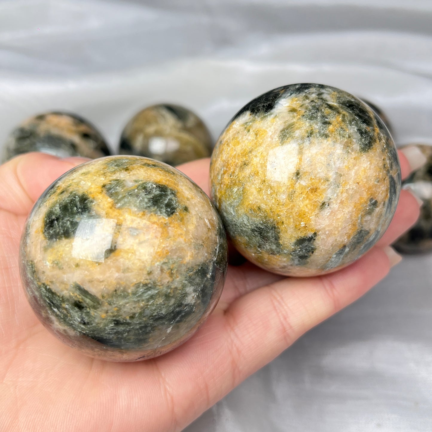 Natural Tiger skin mica ball Heal ing Gemstone Home Decor