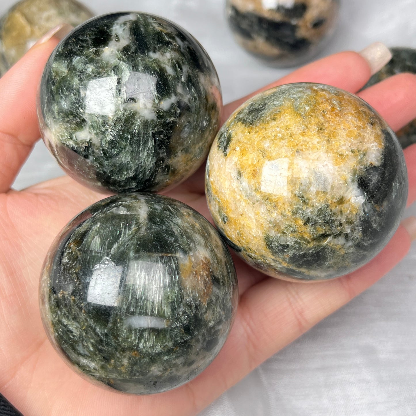 Natural Tiger skin mica ball Heal ing Gemstone Home Decor