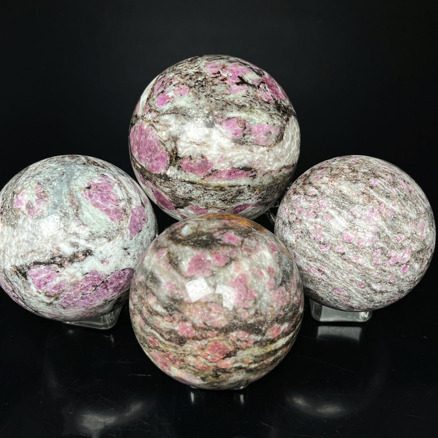 Natural Red Treasure Thousand Layer Stone Ball Heal ing Gemstone Home Decor