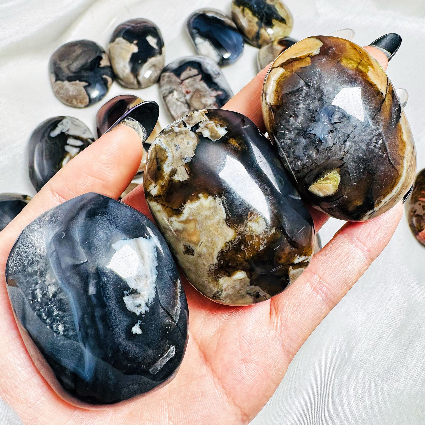 Natural Playing with fluorescent agate Heal ing Gemstone Home Decor
