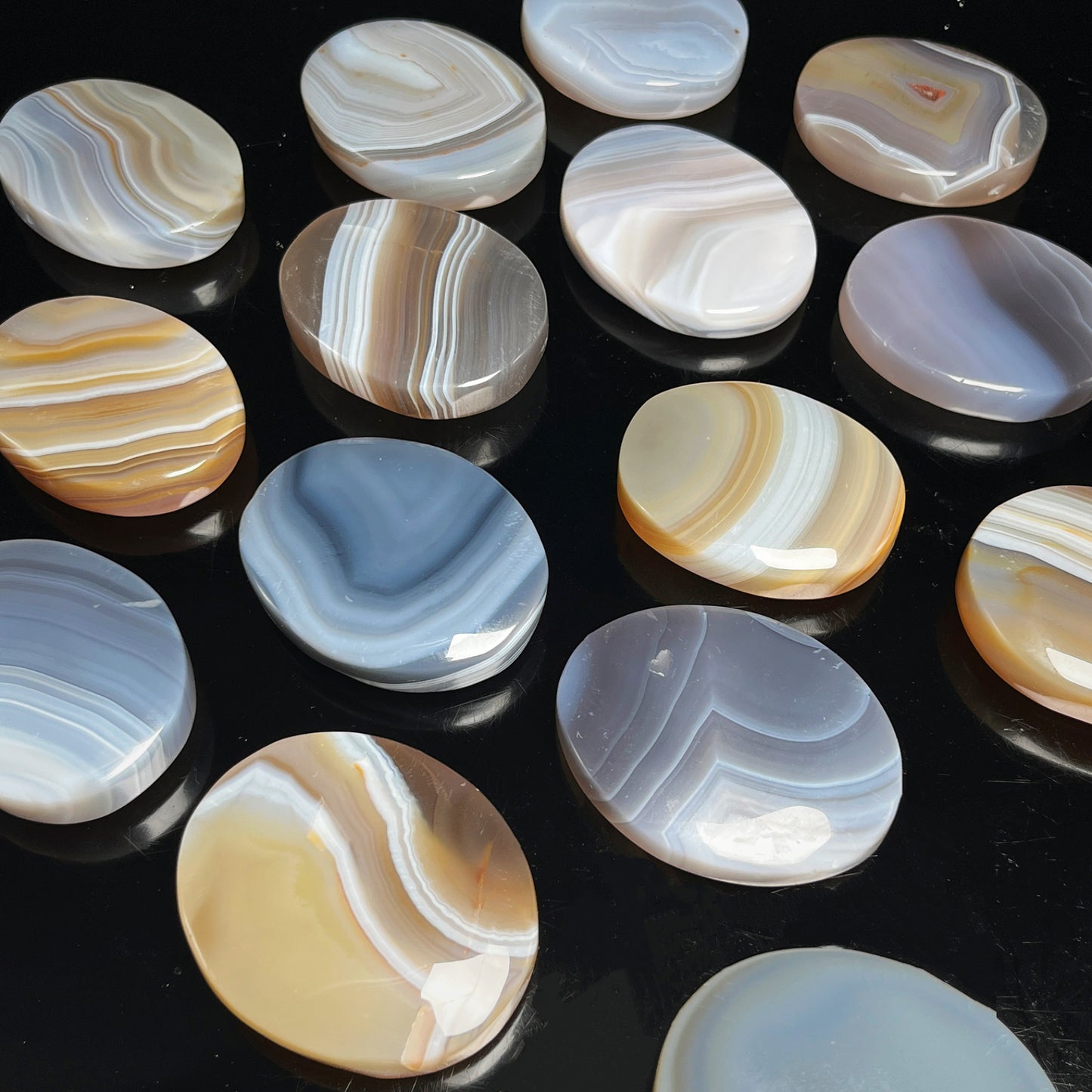 Natural  gray wrapped agate rolling stone Heal ing Gemstone Home Decor