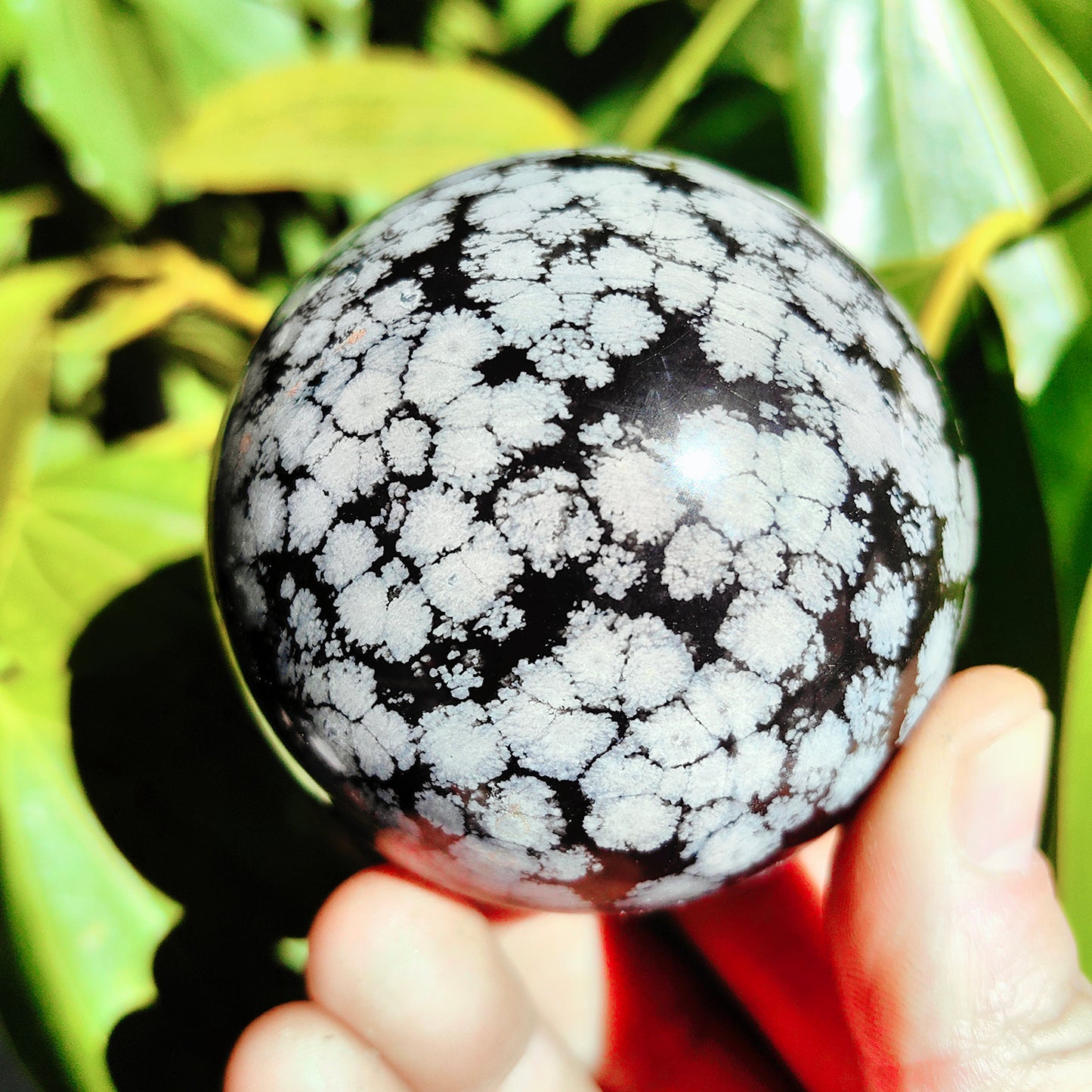 Snow obsidian sphere