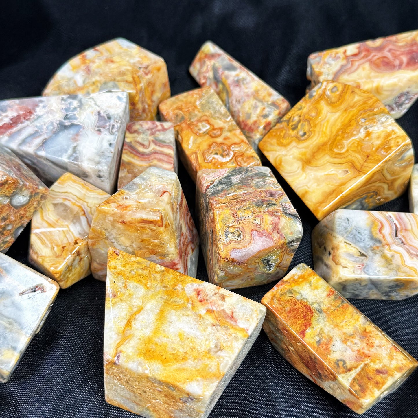 Natural Crazy Agate Random Form Heal ing Gemstone Home Decor