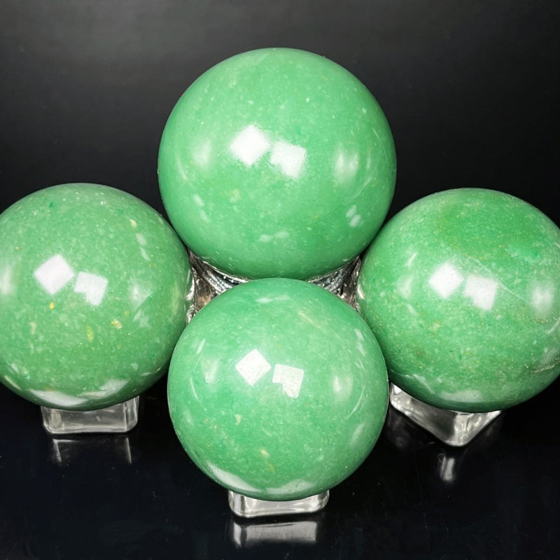 Natural Green Dongling Ball Heal ing Gemstone Home Decor
