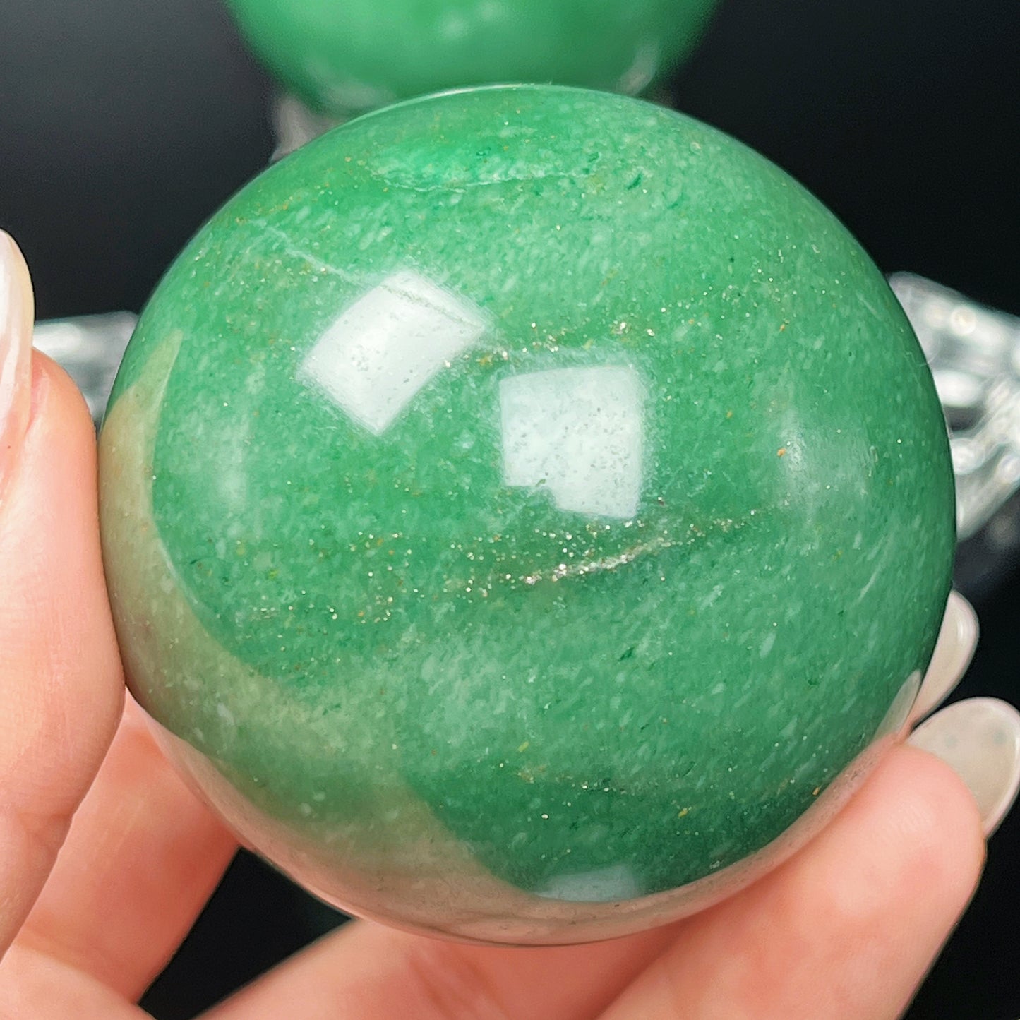 Natural Green Dongling Ball Heal ing Gemstone Home Decor