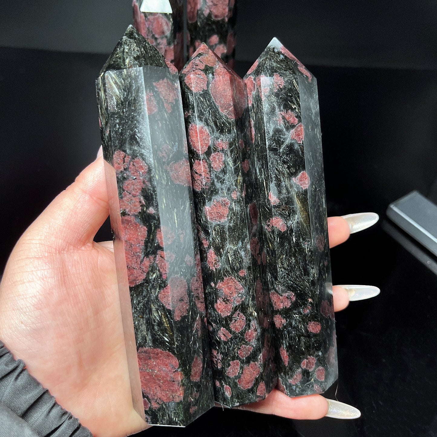 Natural Garnet single pointed pillar Heal ing Gemstone Home Decor