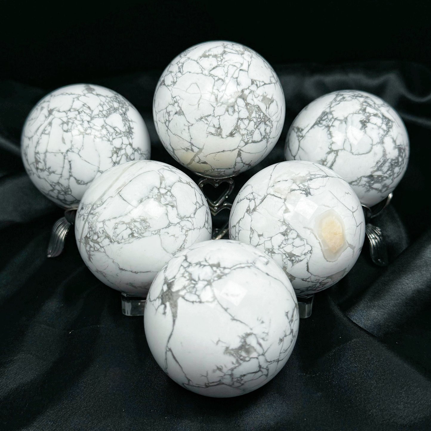 Natural White Turquoise Ball Heal ing Gemstone Home Decor